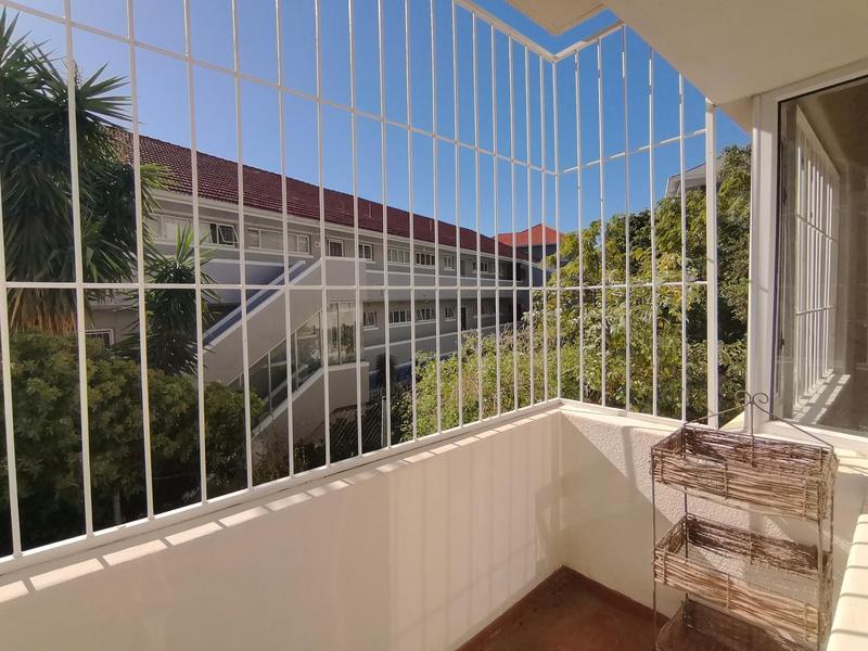 To Let 1 Bedroom Property for Rent in Vredehoek Western Cape